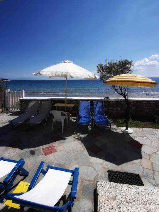 House Kokkalas On The Beach Pyrgadikia Exterior photo