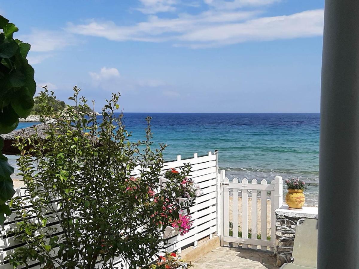 House Kokkalas On The Beach Pyrgadikia Exterior photo
