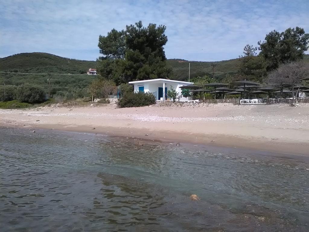 House Kokkalas On The Beach Pyrgadikia Exterior photo